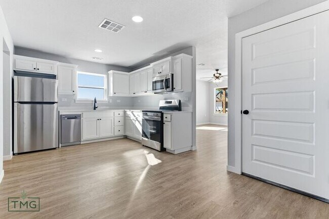 Foto del edificio - Newly Remodeled 2 Bed Duplex – Prime Broken Arrow Location!