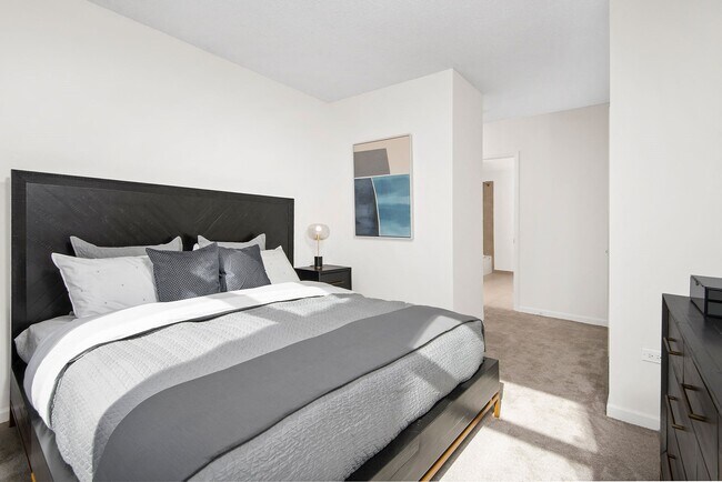 Building Photo - Giant One Bedroom in Fulton River District!
