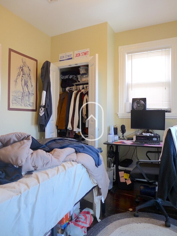 Building Photo - 8 Worthington St