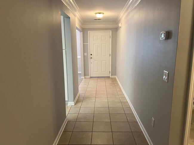 Foto del edificio - Three Bedroom Home in Pinecrest with Garage