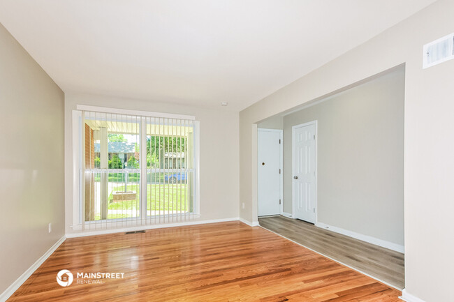 Foto del edificio - 6867 Thurston Ave