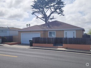Building Photo - 1605 Flores St