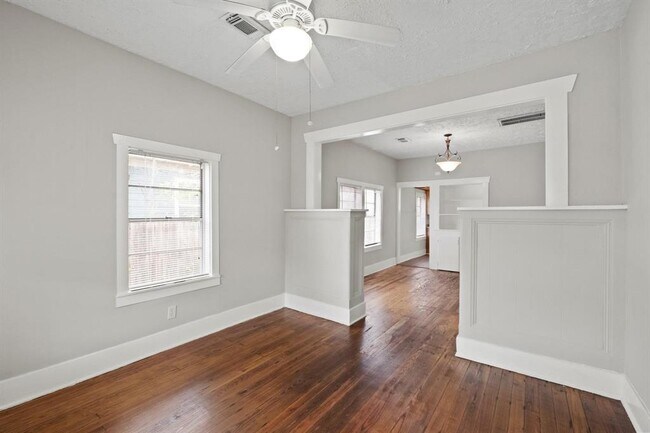Building Photo - 1506 Sydnor St