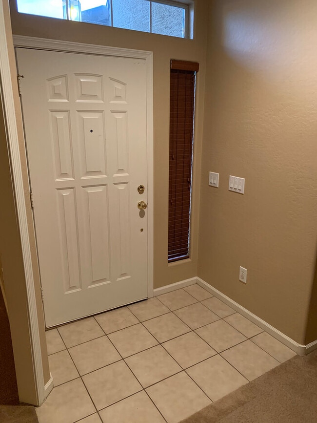 Building Photo - Very Nice 3 bedroom 2 bath home with a guest house