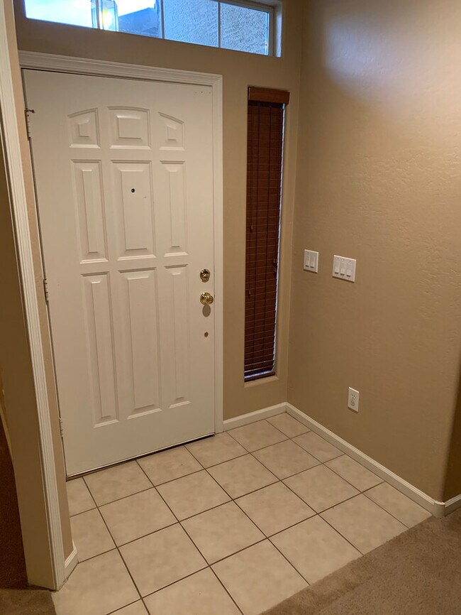 Foto del edificio - Very Nice 3 bedroom 2 bath home with a guest house