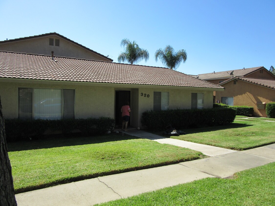 Primary Photo - 320 W Alpine St