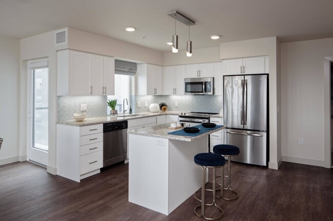 Foto del edificio - Mariblu at Southcenter 55+ Active Adult Apartments