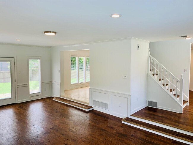Building Photo - 8935 Enton Cove