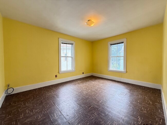 Foto del edificio - 57 Rindge Ave