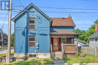 Building Photo - 16 Maple St S