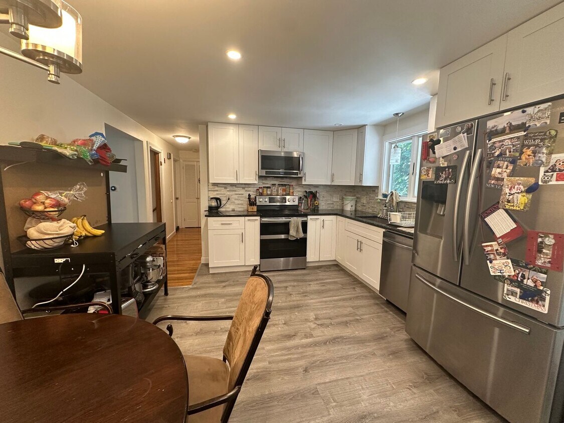 Foto principal - Spacious Single-Family Home for Rent - Lau...