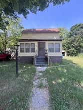 Building Photo - 636 Florence St