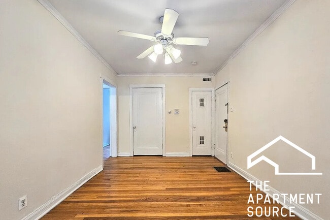 Building Photo - 1202 W Wellington Ave