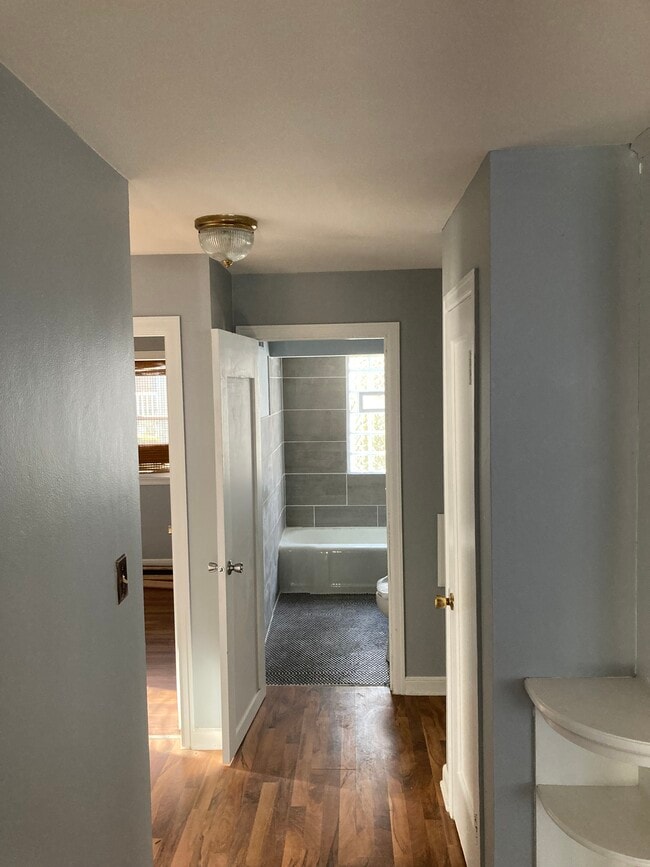 Foto del edificio - 4631 W Midland Dr