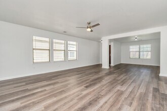 Building Photo - 7019 Parkford Meadow Dr