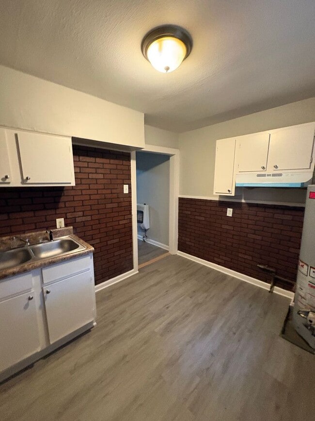 Foto del edificio - Charming 1 Bed / 1 Bath Duplex in Memphis – Convenient & Affordable Living