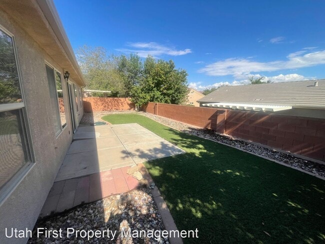 Building Photo - 3 br, 2 bath House - 1630 E 2450 S #256