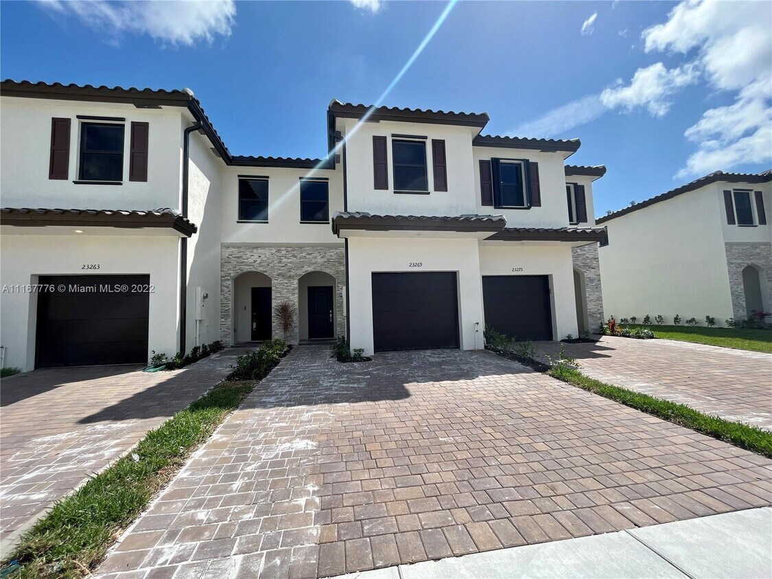 Primary Photo - 23269 SW 111th Ave