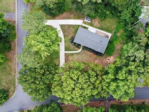 Building Photo - 2637 Twin Oaks Dr NW