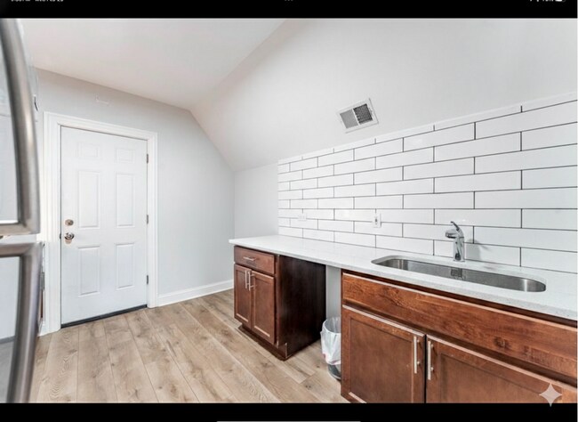 Foto del edificio - 6337 W Patterson Ave