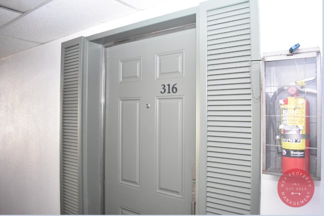 Building Photo - Modern 1 Bd, 1 Ba, 55+ Community ( North P...