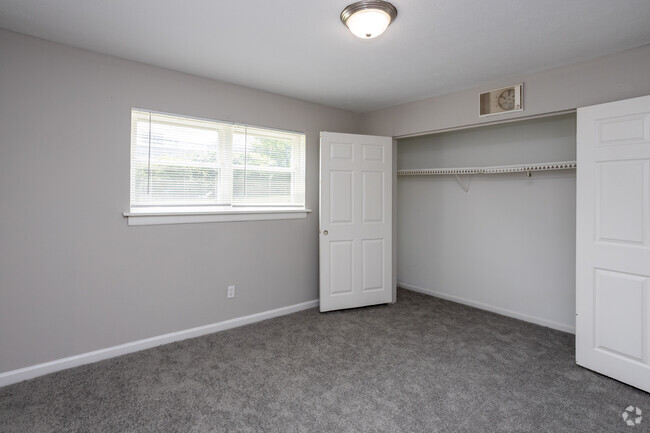 1BR, 1BA - 745 SF - Bedroom - Eastland Hills