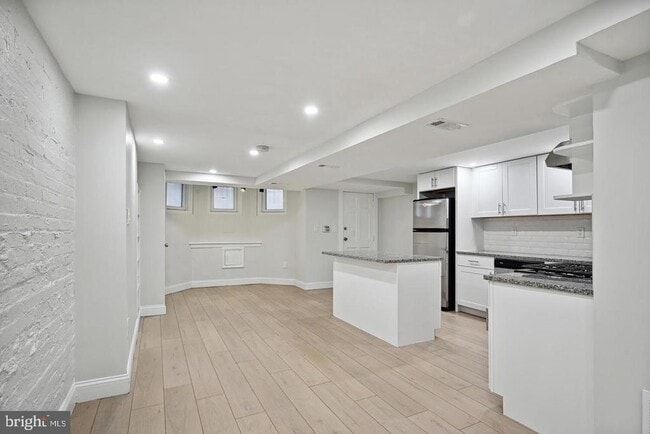 Building Photo - 3016 13th St NW
