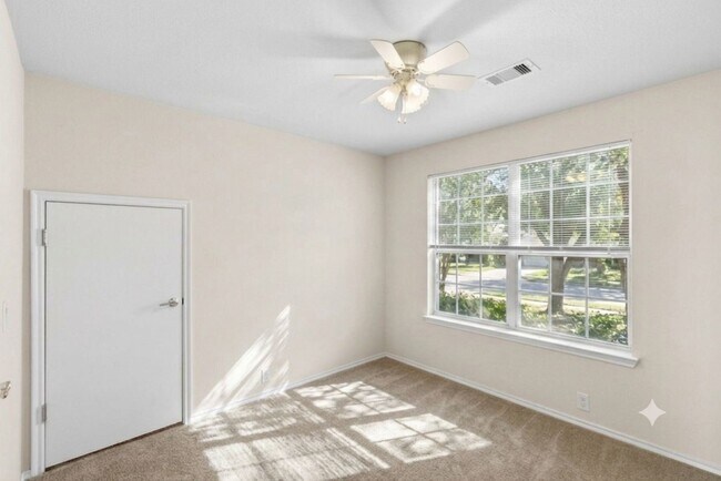 Building Photo - 2712 Woodspring Acres Dr
