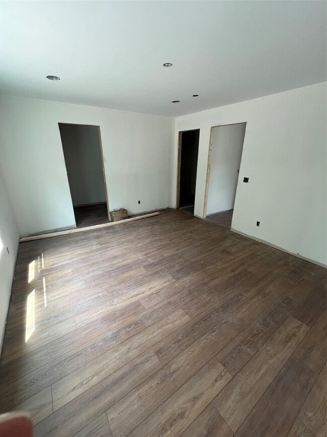 Building Photo - 105 Curie Rd