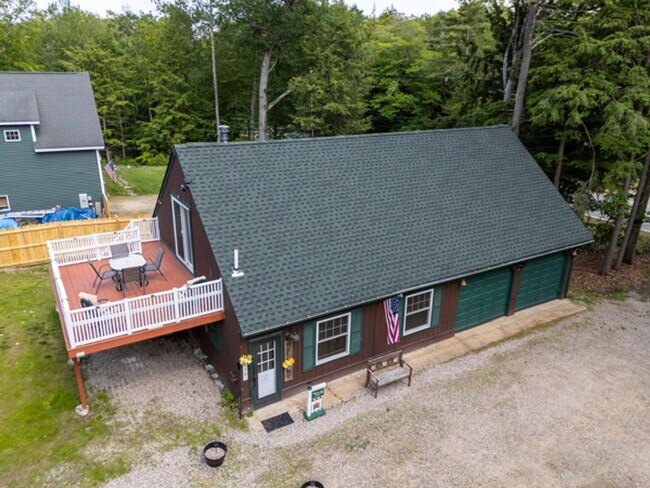 Foto del edificio - 429 Long Island Rd