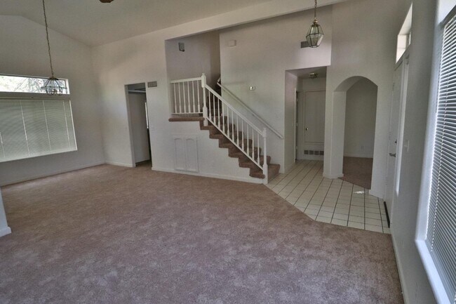 Building Photo - 514 E Coral Point
