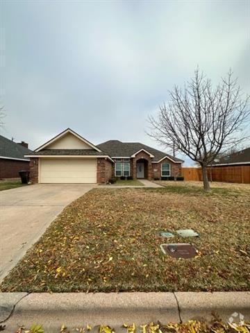 Building Photo - 4442 Cole Dr