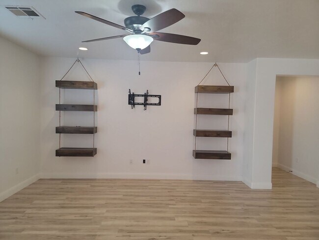 Foto del edificio - 4 Bedroom St. George Home with Bonus Room....