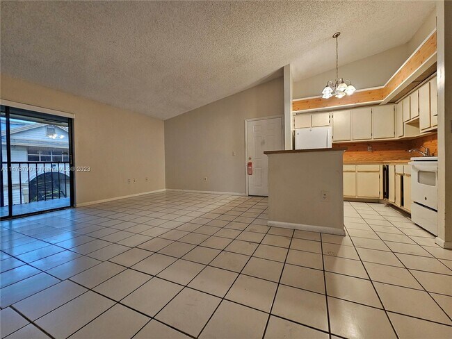 Foto del edificio - 18875 NW 62nd Ave