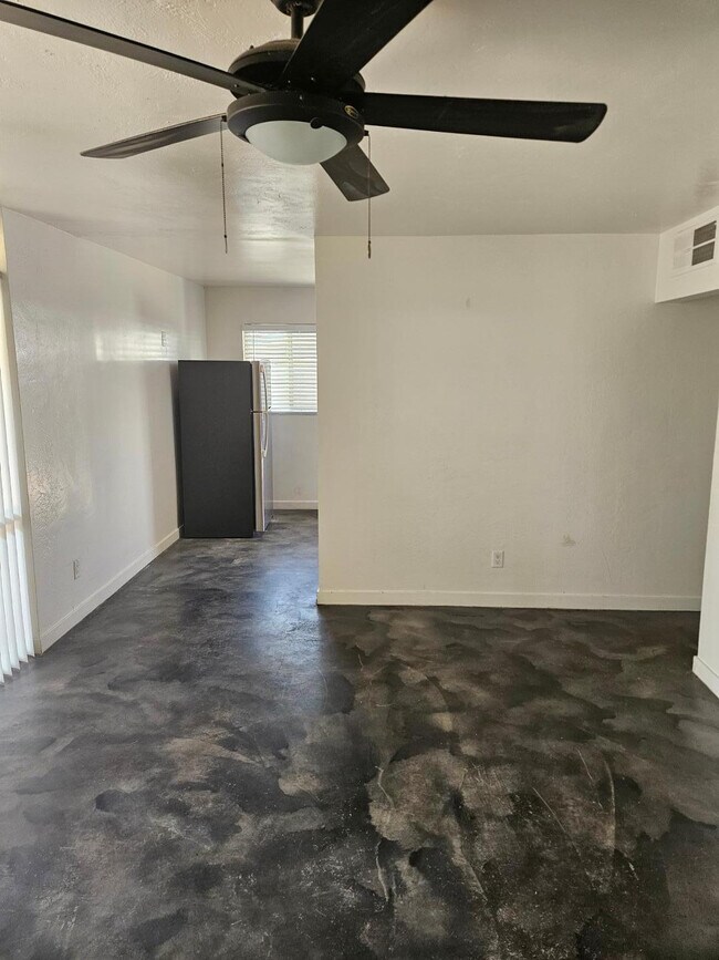 Foto del edificio - 2108 E Fairmount Ave