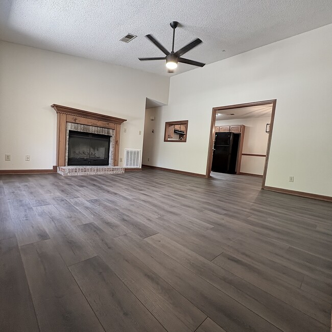 Foto del edificio - 1231 Shannon Way SW
