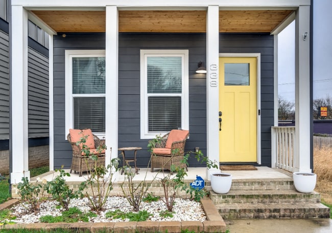 Building Photo - 338 Vivelle Ave