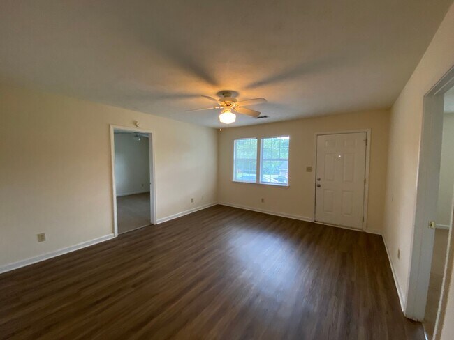 Foto del edificio - PRE-LEASING FOR AUGUST!