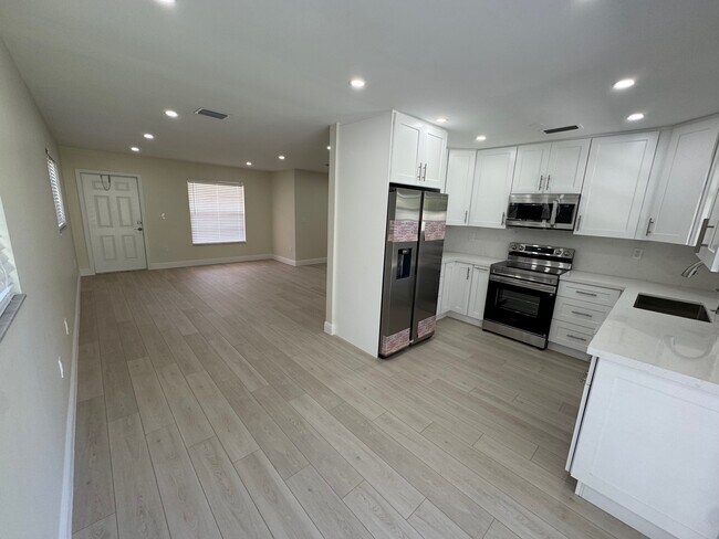 Foto del edificio - 7335 SW 23rd St