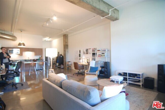 Foto del edificio - 510 S Hewitt St