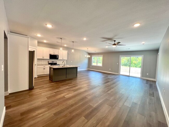 Building Photo - Modern 3 Bedroom Duplex in Irvine Acres!