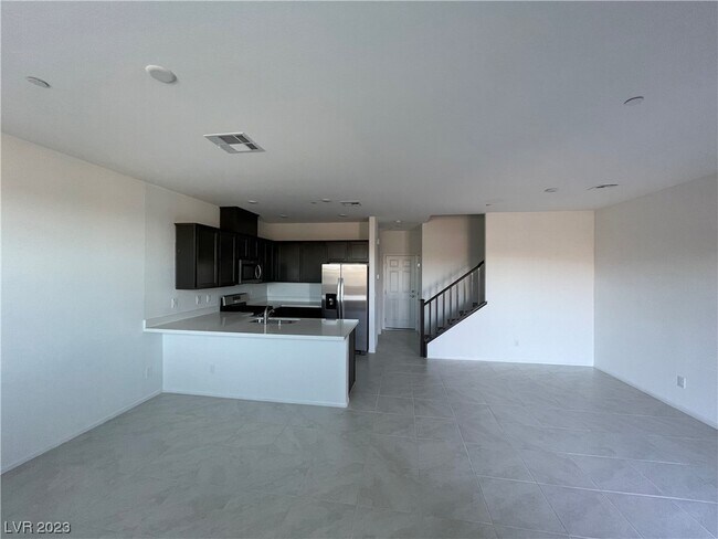 Foto del edificio - 508 Ylang Pl