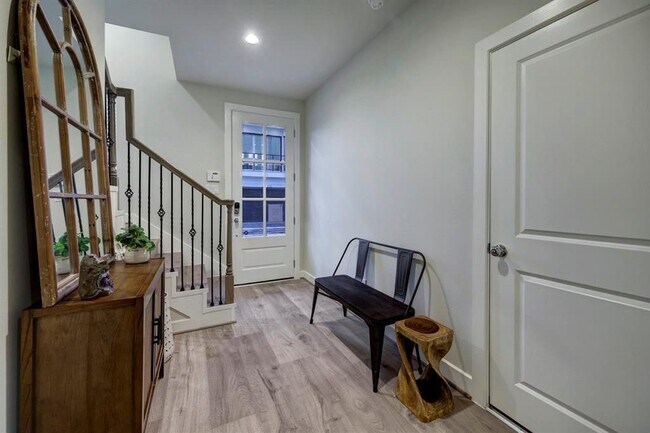 Foto del edificio - 2204 Penny Derrick Ln