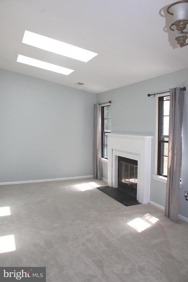 Building Photo - 7 McPherson Cir