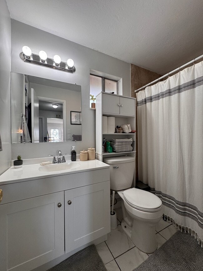 Bathroom - 1790 N 550 W