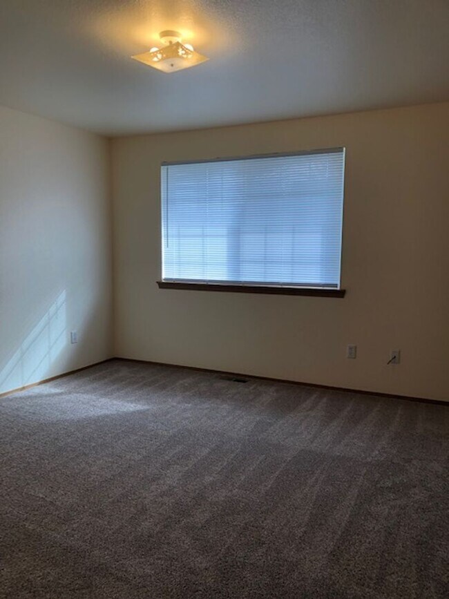 Foto del edificio - 15308-15310 Berry Valley Rd SE