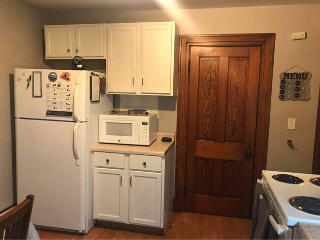 Kitchen - 520 Southwest Rd