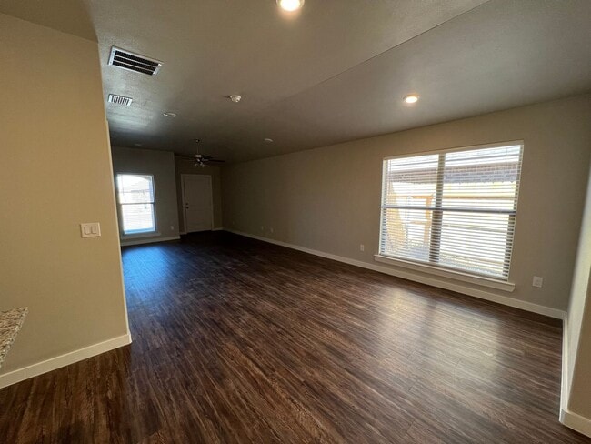 Building Photo - 2119 Kokomo Ave