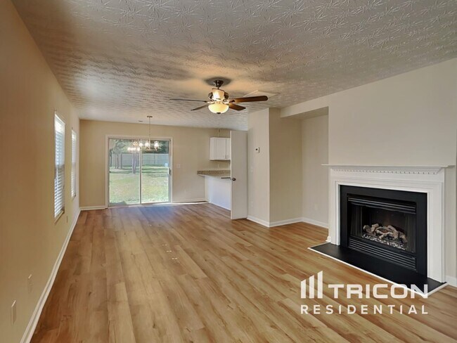 Foto del edificio - 231 Silver Fox Trail