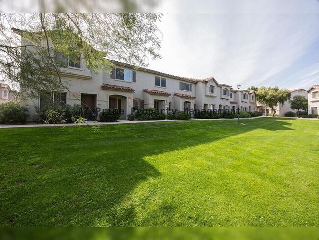 Photo - 1961 N Hartford St Townhome